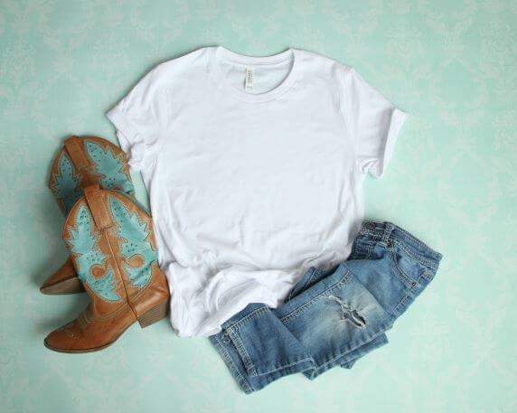 Simple Ways To Style Up Any Outfit 2 Jeans and cowboy boots styling up idea
