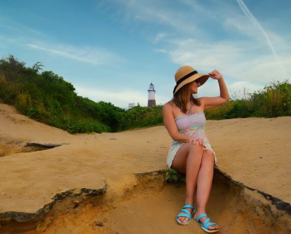 Hamptons Fashion: What to Wear This Summer 4 woman on beach at the Hamptons